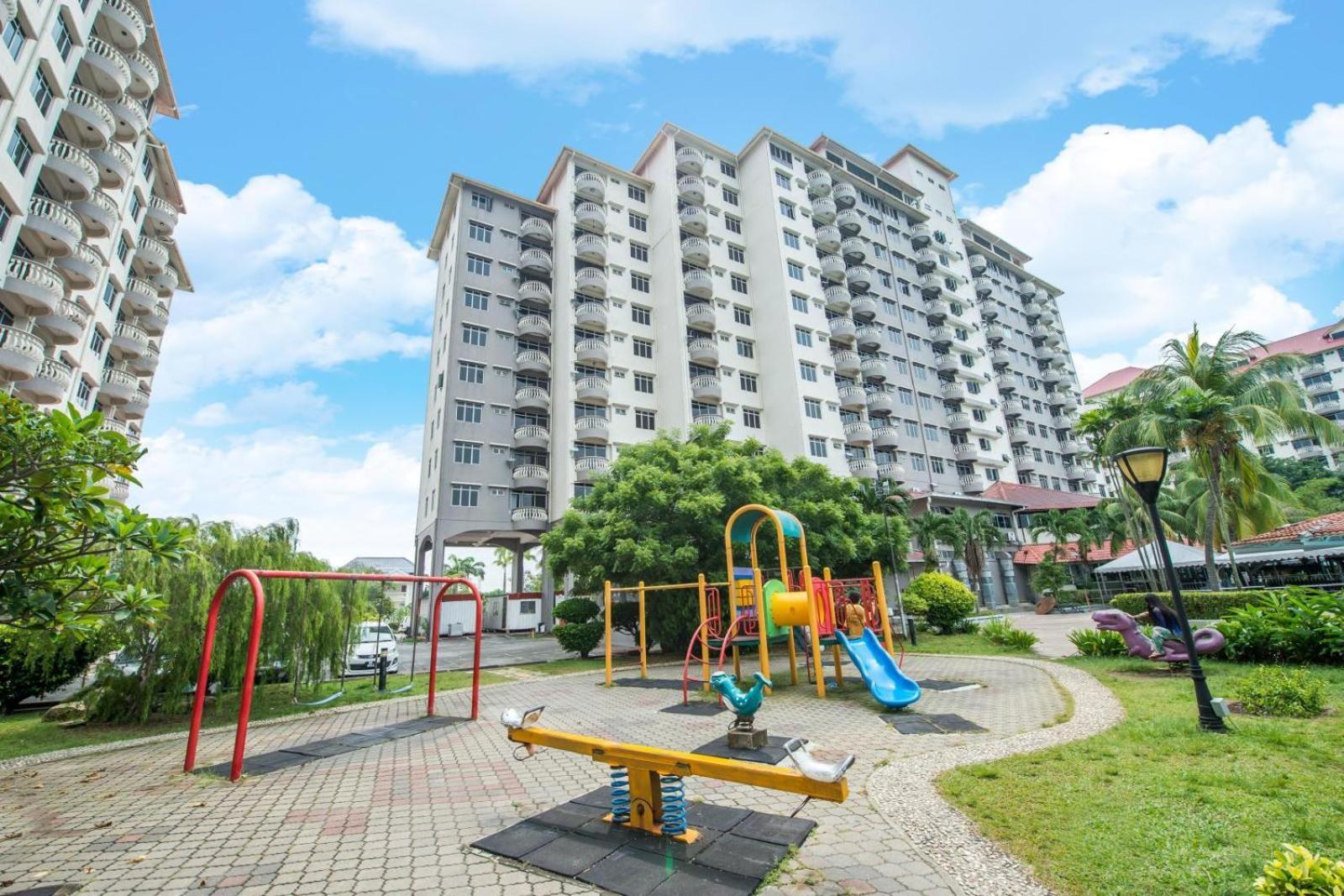 Ruiyas Sea View Condominium Portdickson Port Dickson Esterno foto